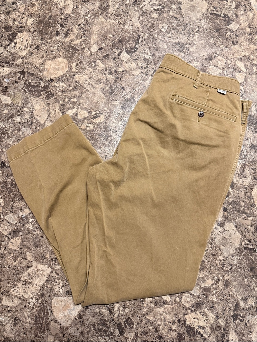 Men’s khaki pants